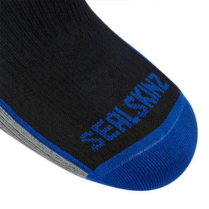 SealSkinz Mid Weight Mid Length Waterproof / Windproof Socks