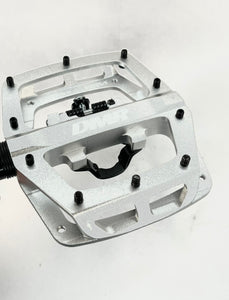DMR Versa - Clipless MTB Pedals