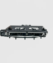 Load image into Gallery viewer, DMR Versa - Clipless MTB Pedals