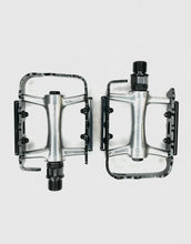 Load image into Gallery viewer, Wellgo M20 Alloy Flat Pedals Sealed - Black