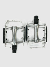 Load image into Gallery viewer, Wellgo M21 - Flat / Platform Mountain Bike Pedals