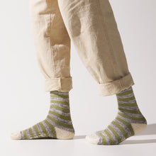 Load image into Gallery viewer, SealSkinz Banham Bamboo Womens Mid Length Striped Socks