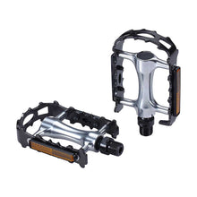 Load image into Gallery viewer, BBB BigFeet Flat Mountain Bike Pedals (BPD-16) | Black