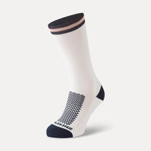 Load image into Gallery viewer, SealSkinz Caister Single Layer Mid Length Cycling Socks