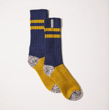 Load image into Gallery viewer, SealSkinz Cawston Bamboo Mid Length Colour Blocked Socks