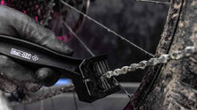 Load image into Gallery viewer, Muc-Off Bicycle Chain Cleaning Brush