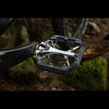Load image into Gallery viewer, Shimano Saint PD-G8040 Flat Pedals | Gravity Grip &amp; Control | High on Bikes