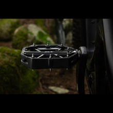 Load image into Gallery viewer, Shimano Deore XT PD-M8240 Flat MTB Pedals | High on Bikes