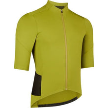 Load image into Gallery viewer, Madison Roam Men's Short Sleeve Jersey | High on Bikes