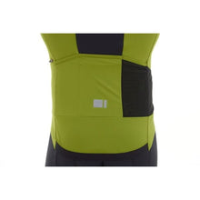 Load image into Gallery viewer, Madison Roam Men's Short Sleeve Jersey | High on Bikes