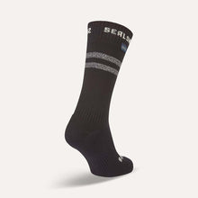Load image into Gallery viewer, SealSkinz Runton Waterproof Cold Weather Mid Length Socks Hydrostop