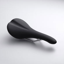 Load image into Gallery viewer, Fabric Scoop Elite Shallow CrMo Saddle | High on Bikes