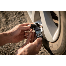 Load image into Gallery viewer, Topeak Shuttle Gauge Digital Pressure Gauge
