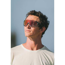 Load image into Gallery viewer, Tifosi Stash Clarion Fototec Lens Sunglasses
