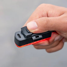 Load image into Gallery viewer, Ravemen TR30 Brake-Detection USB Rechargeable LED Rear Light 30 Lumen