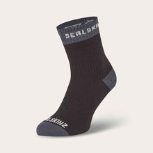 Load image into Gallery viewer, SealSkinz Wretham Waterproof Warm Weather Ankle Length Socks V2