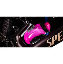 Load image into Gallery viewer, Muc-Off x Fidlock Twist Bottle 450ml &amp; Base | Magnetic Bike