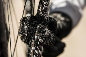 Muc-Off - Two Prong Brush